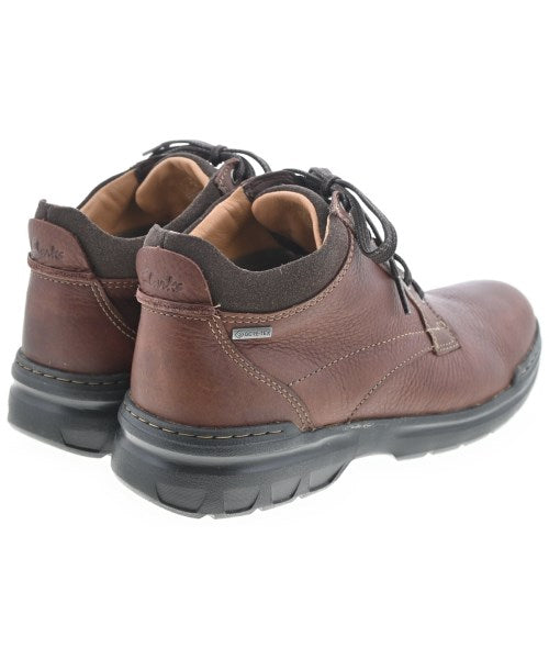 clarks 靴子