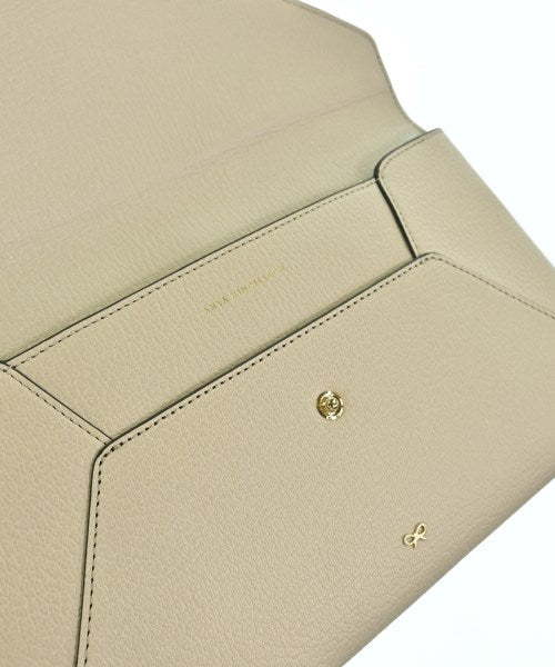 ANYA HINDMARCH 手拿包