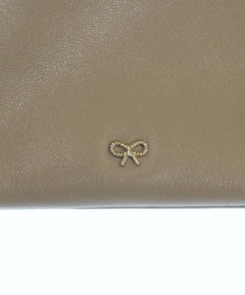ANYA HINDMARCH 手拿包