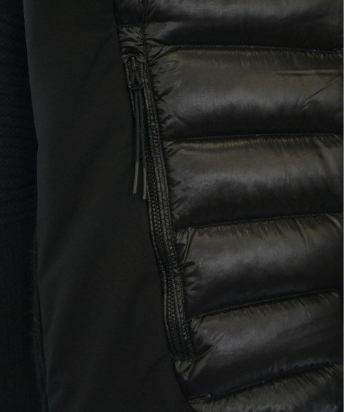 C.P COMPANY 羽絨夾克/背心