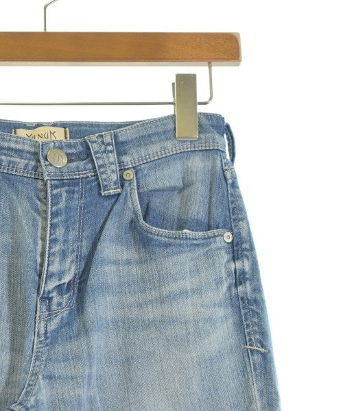 YANUK 牛仔