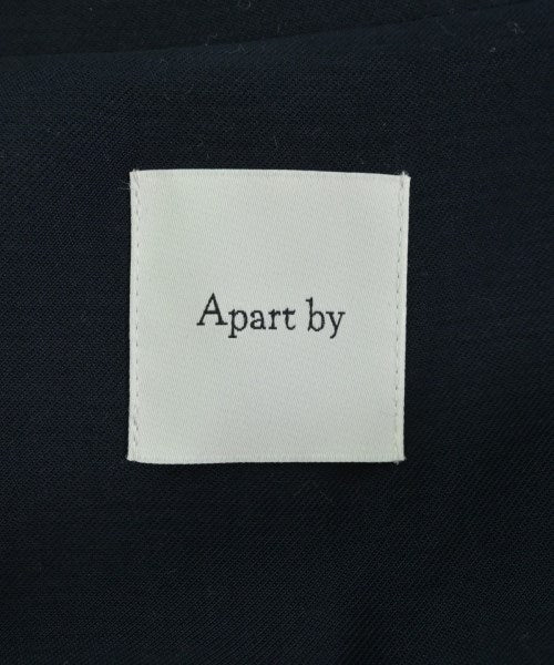 apart by lowrys 風衣