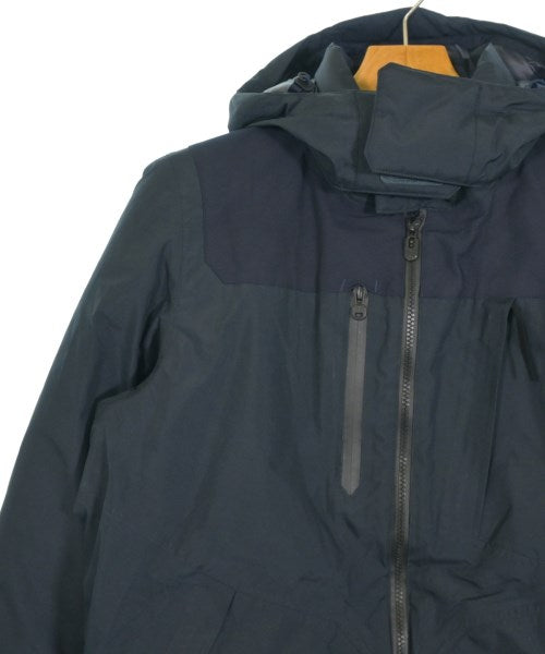 White Mountaineering 羽絨夾克/背心
