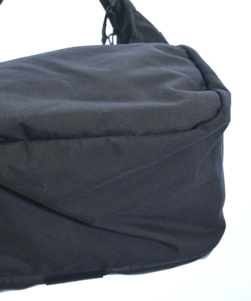 White Mountaineering 肩背包