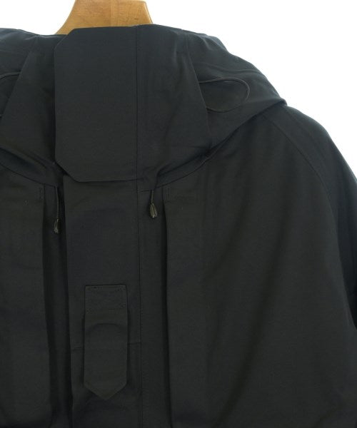 White Mountaineering 羽絨夾克/背心