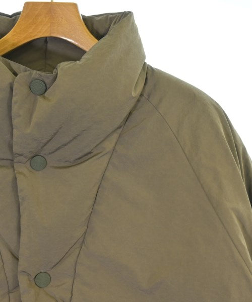 White Mountaineering 羽絨夾克/背心
