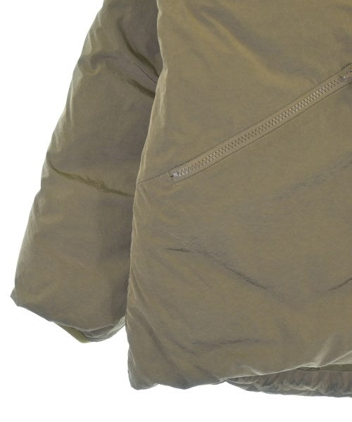 White Mountaineering 羽絨夾克/背心