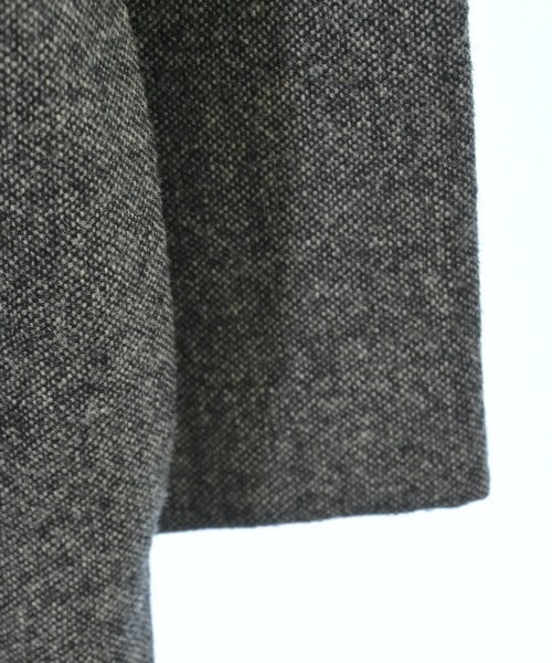 A.P.C. 支撐領外套