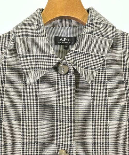 A.P.C. 支撐領外套