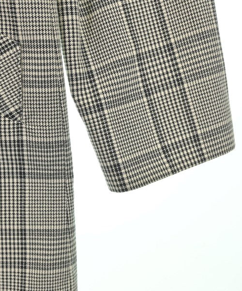 A.P.C. 支撐領外套