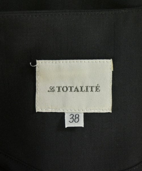 La TOTALITE 無領外套