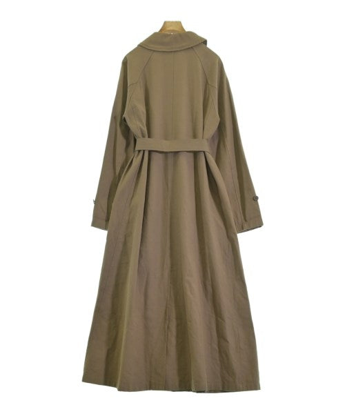 Agnes b. 支撐領外套