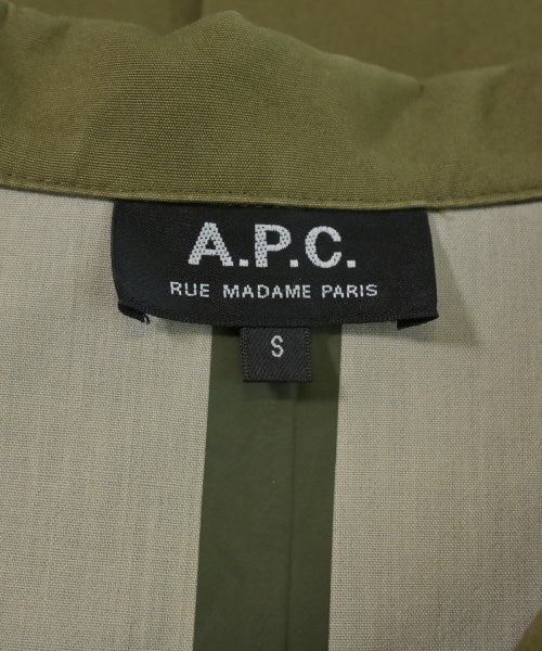 A.P.C. 支撐領外套