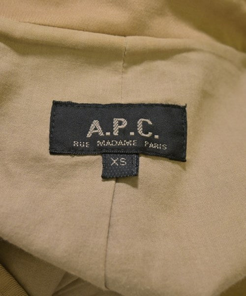 A.P.C. 支撐領外套
