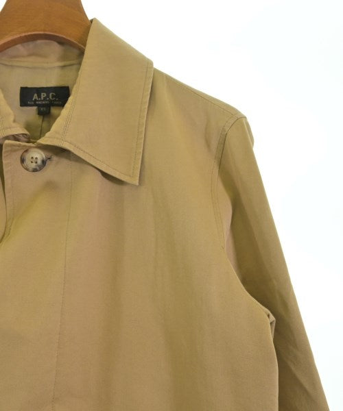 A.P.C. 支撐領外套