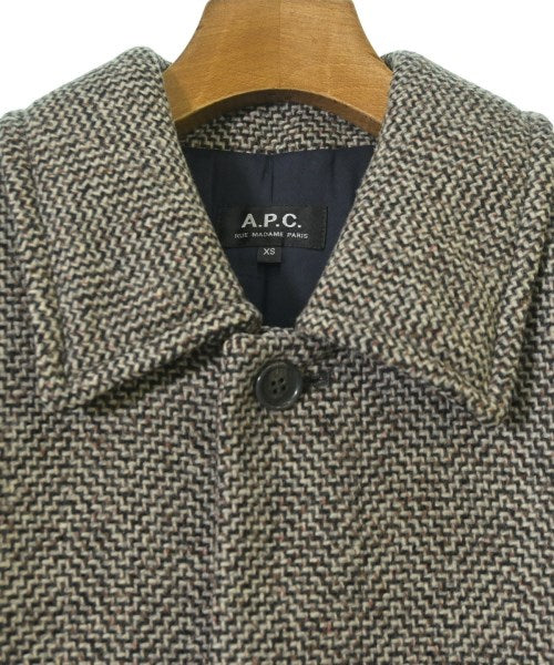 A.P.C. 支撐領外套