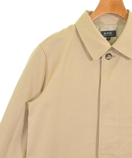 A.P.C. 支撐領外套