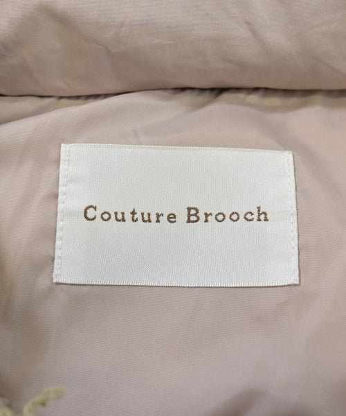 Couture brooch 羽絨大衣