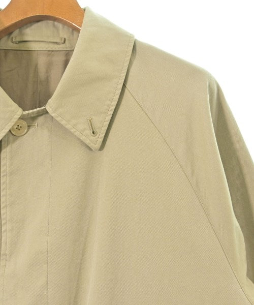 COMOLI 支撐領外套