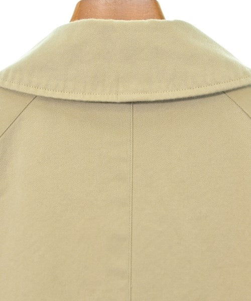 COMOLI 支撐領外套