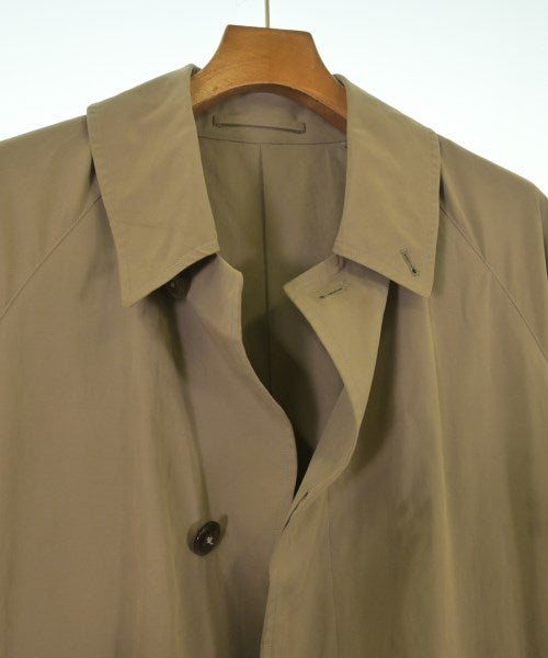 COMOLI 支撐領外套