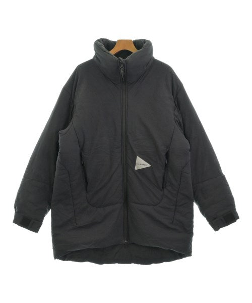 and wander 羽絨夾克/背心