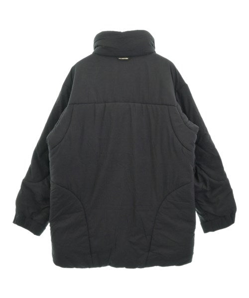 and wander 羽絨夾克/背心