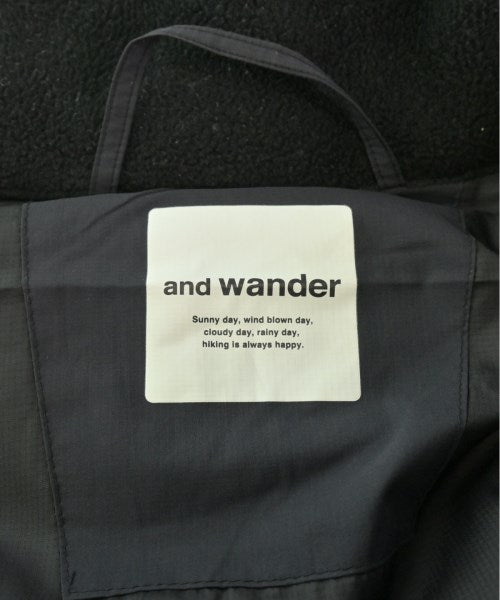and wander 羽絨夾克/背心