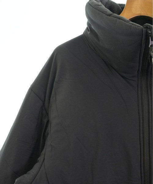 and wander 羽絨夾克/背心