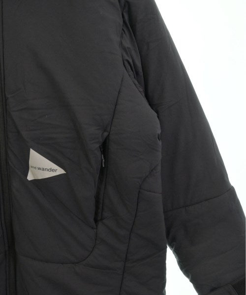and wander 羽絨夾克/背心
