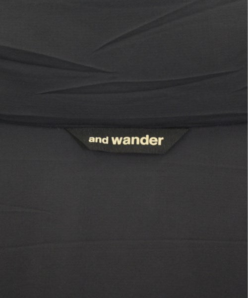 and wander 羽絨夾克/背心