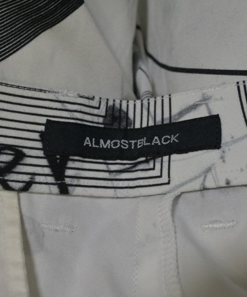 ALMOSTBLACK 短褲