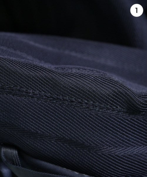 BAUM UND PFERDGARTEN 休夾克