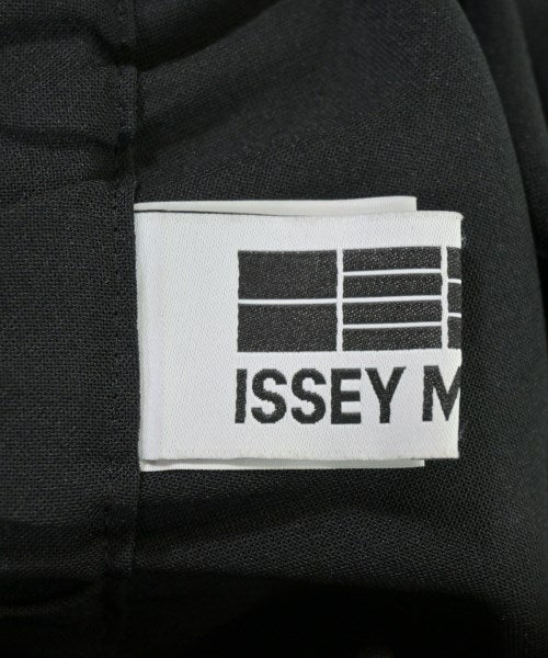 ISSEY MIYAKE 剪裁褲