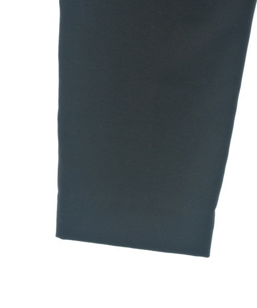 ISSEY MIYAKE 剪裁褲