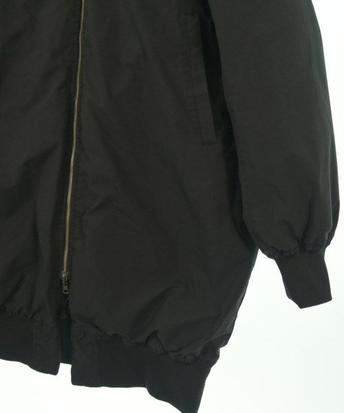 s'yte 羽絨夾克/背心