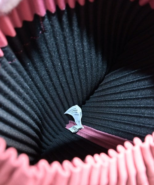 HOMME PLISSE 肩背包