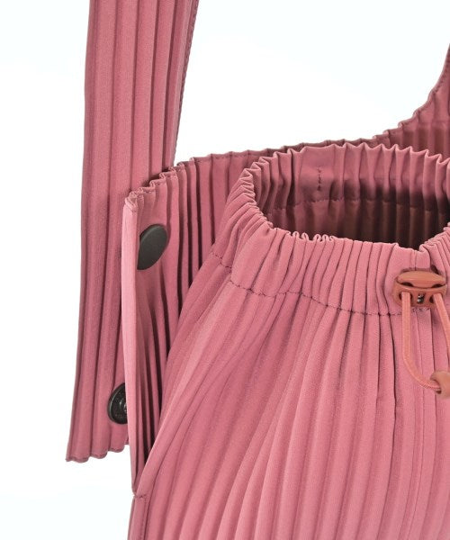 HOMME PLISSE 肩背包