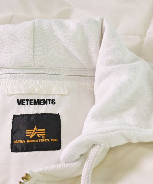 VETEMENTS 羽絨夾克/背心