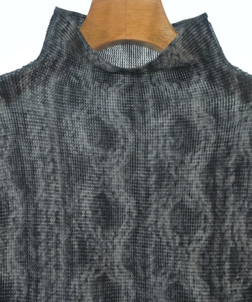 me ISSEY MIYAKE T恤/上衣