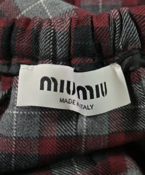 Miu Miu 膝上裙