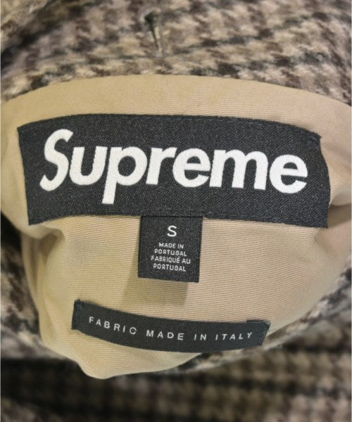 Supreme 支撐領外套