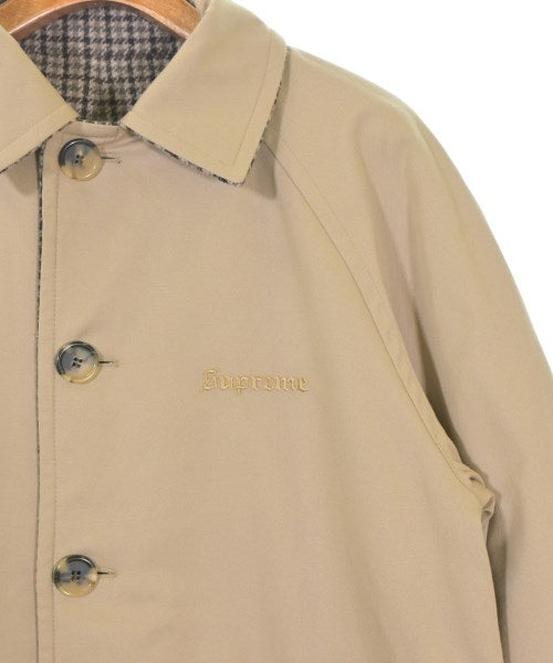 Supreme 支撐領外套