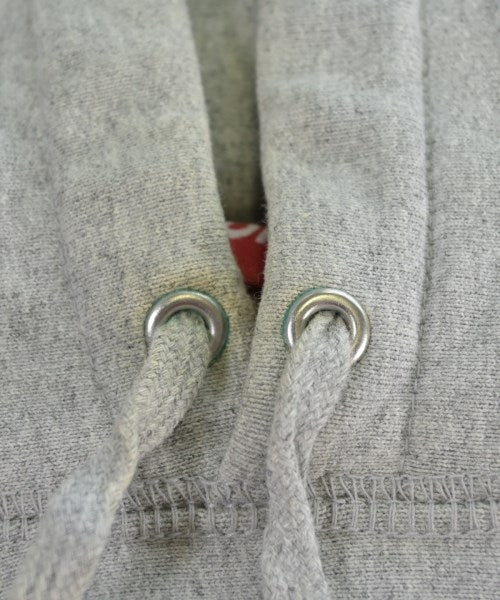 Supreme 連帽衫
