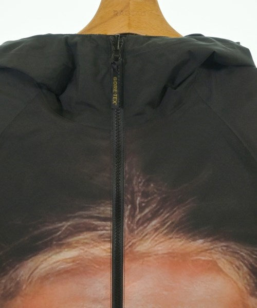 Supreme 山系外套