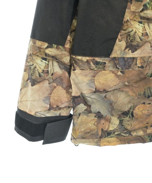Supreme 山系外套