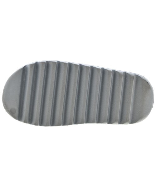 yeezy 涼鞋