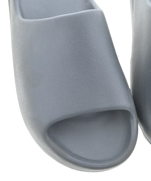 yeezy 涼鞋