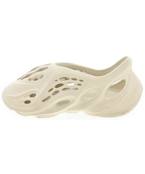 yeezy 涼鞋