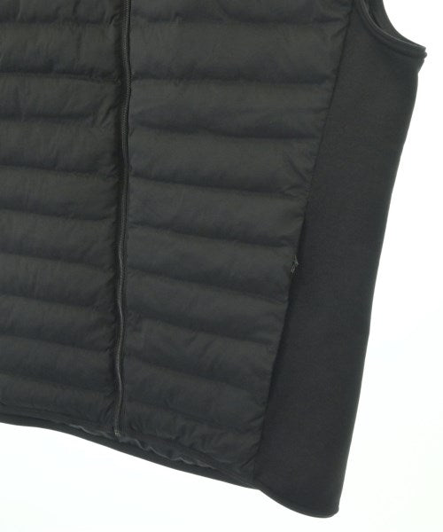THE NORTH FACE 羽絨夾克/背心
